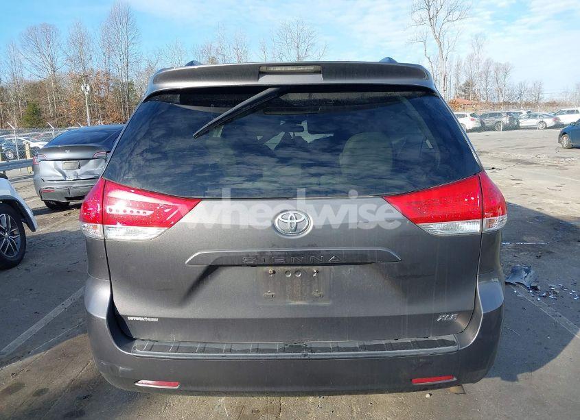 Photo 15 of 2014 Toyota Sienna XLE V6 8 PASSENGER (VIN 5TDYK3DC3ES432184)