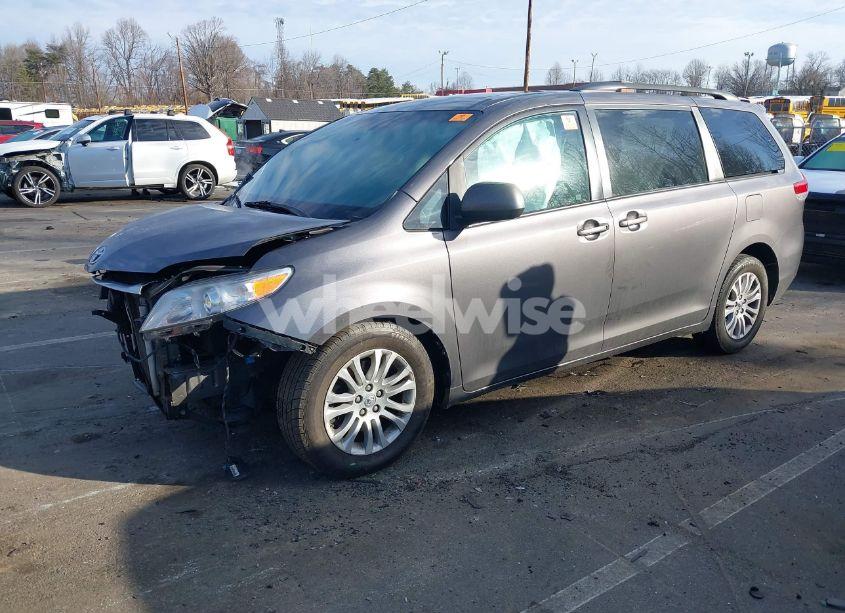 Photo 2 of 2014 Toyota Sienna XLE V6 8 PASSENGER (VIN 5TDYK3DC3ES432184)