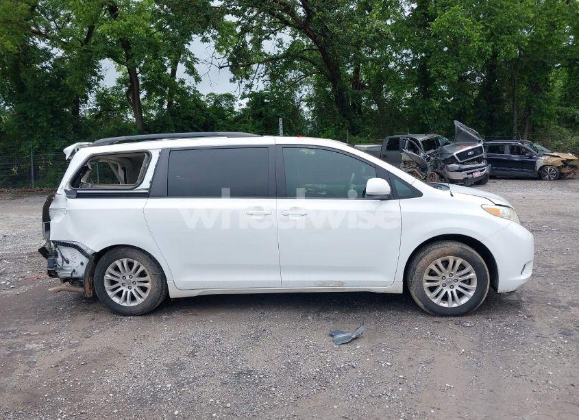 Photo 13 of 2014 Toyota Sienna XLE V6 8 PASSENGER (VIN 5TDYK3DC3ES442911)