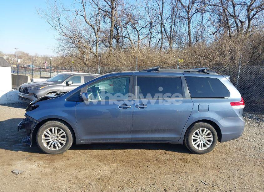 Photo 14 of 2014 Toyota Sienna XLE V6 8 PASSENGER (VIN 5TDYK3DC3ES487461)