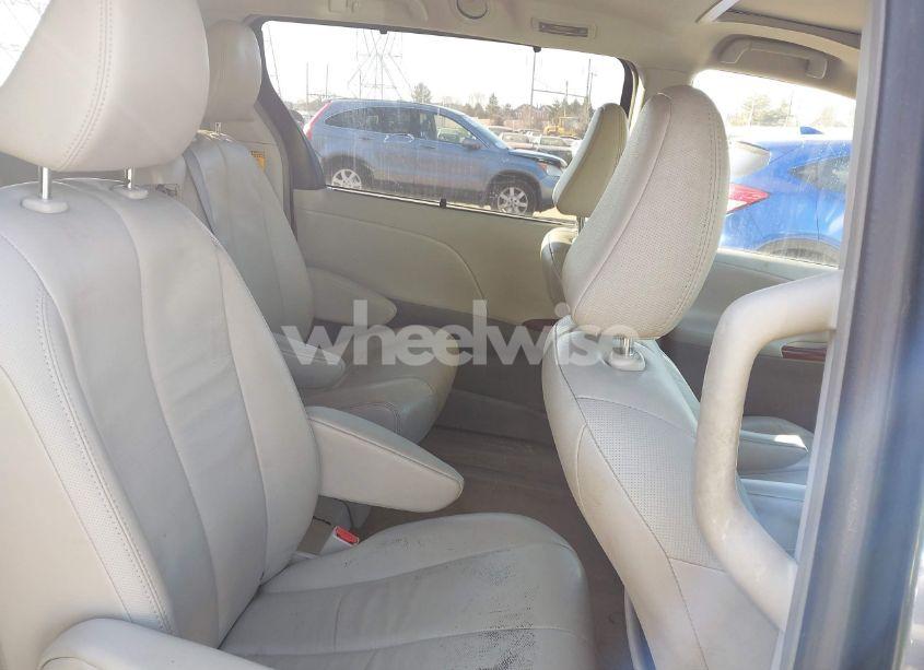 Photo 8 of 2014 Toyota Sienna XLE V6 8 PASSENGER (VIN 5TDYK3DC3ES487461)
