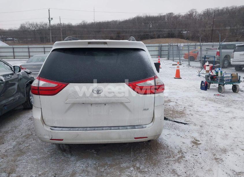 Photo 16 of 2015 Toyota Sienna XLE 8 PASSENGER (VIN 5TDYK3DC3FS535350)