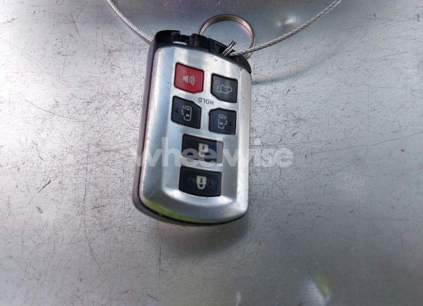 Photo 11 of 2015 Toyota Sienna XLE PREMIUM 8 PASSENGER (VIN 5TDYK3DC3FS537633)