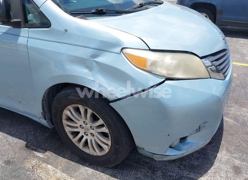 Photo 17 of 2015 Toyota Sienna XLE PREMIUM 8 PASSENGER (VIN 5TDYK3DC3FS537633)