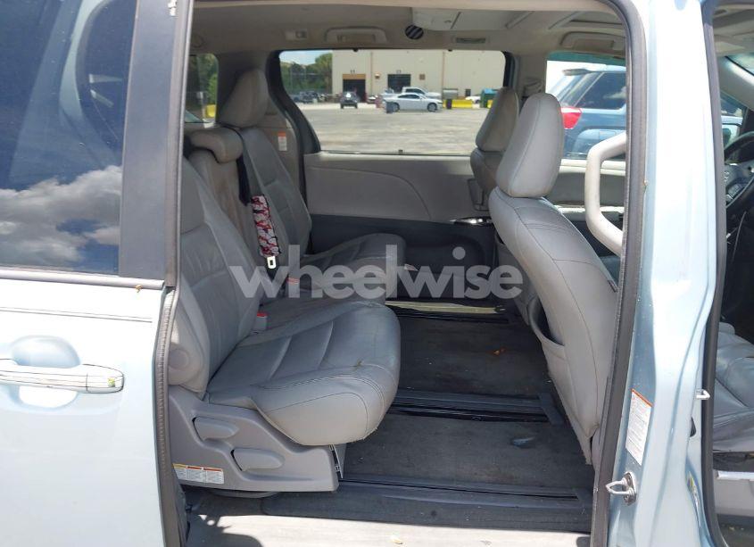 Photo 8 of 2015 Toyota Sienna XLE PREMIUM 8 PASSENGER (VIN 5TDYK3DC3FS537633)