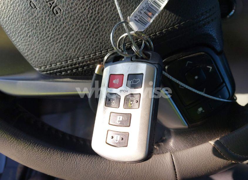 Photo 11 of 2015 Toyota Sienna XLE PREMIUM 8 PASSENGER (VIN 5TDYK3DC3FS542685)