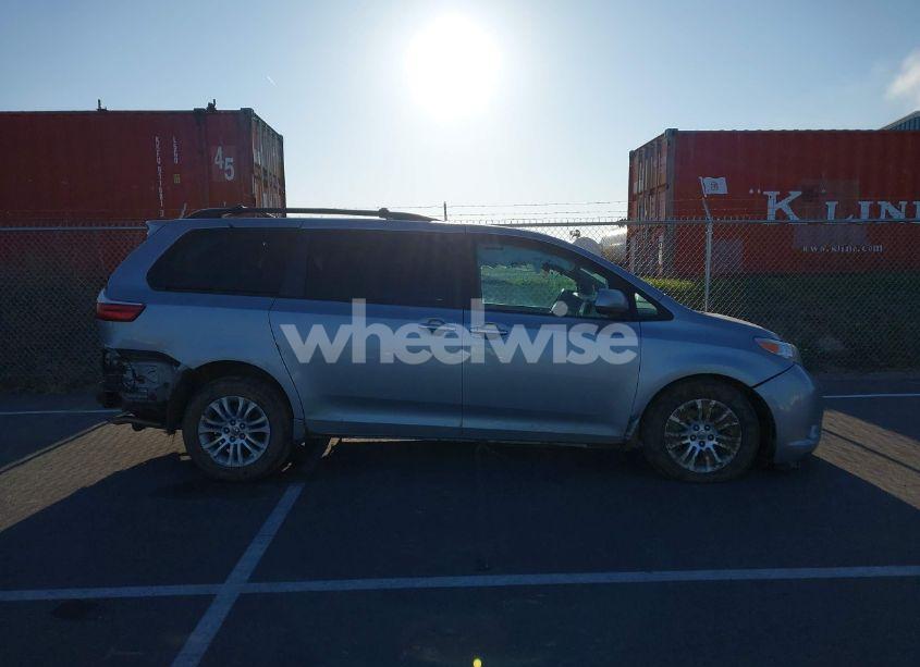 Photo 14 of 2015 Toyota Sienna XLE PREMIUM 8 PASSENGER (VIN 5TDYK3DC3FS542685)