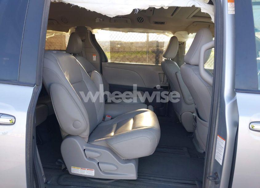 Photo 8 of 2015 Toyota Sienna XLE PREMIUM 8 PASSENGER (VIN 5TDYK3DC3FS542685)