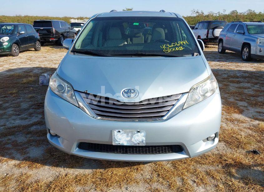 Photo 13 of 2015 Toyota Sienna XLE 8 PASSENGER (VIN 5TDYK3DC3FS544517)