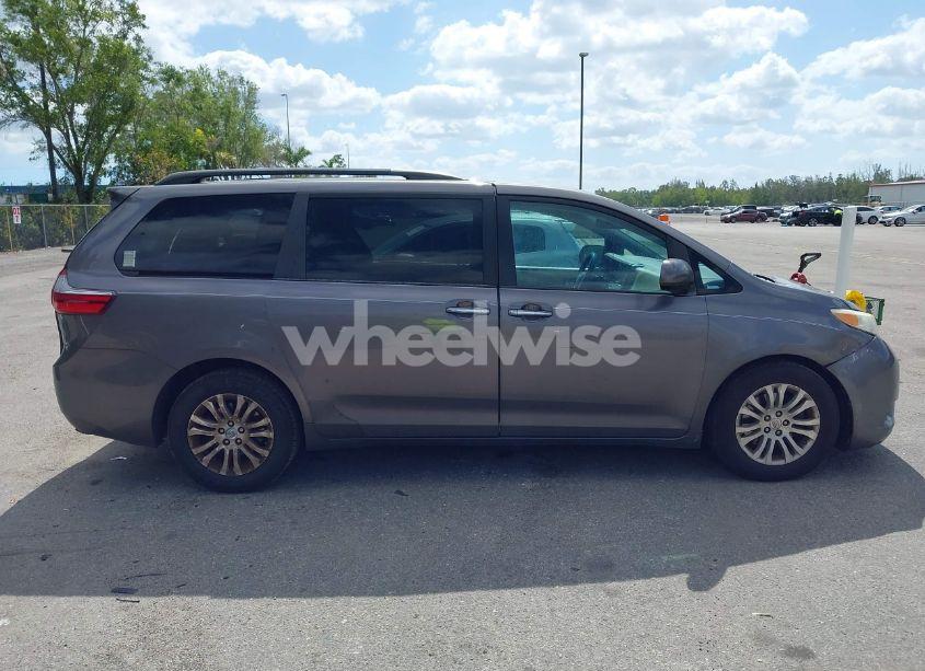 Photo 13 of 2015 Toyota Sienna XLE 8 PASSENGER (VIN 5TDYK3DC3FS556859)
