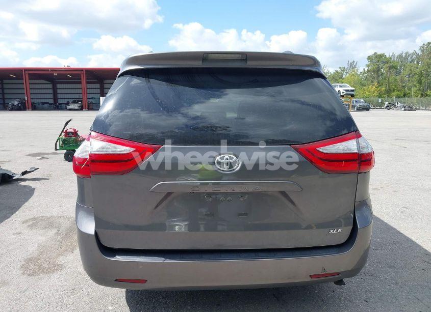 Photo 16 of 2015 Toyota Sienna XLE 8 PASSENGER (VIN 5TDYK3DC3FS556859)