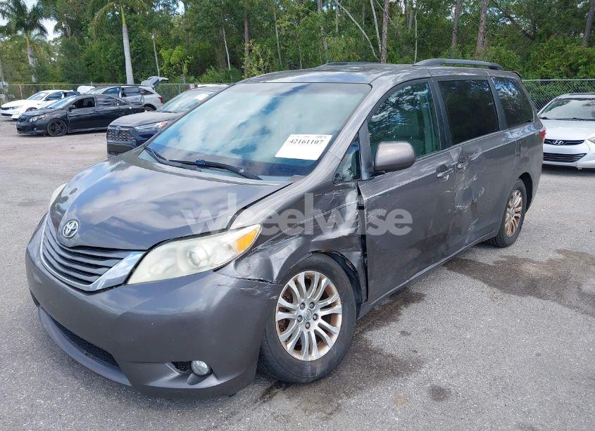 Photo 6 of 2015 Toyota Sienna XLE 8 PASSENGER (VIN 5TDYK3DC3FS556859)