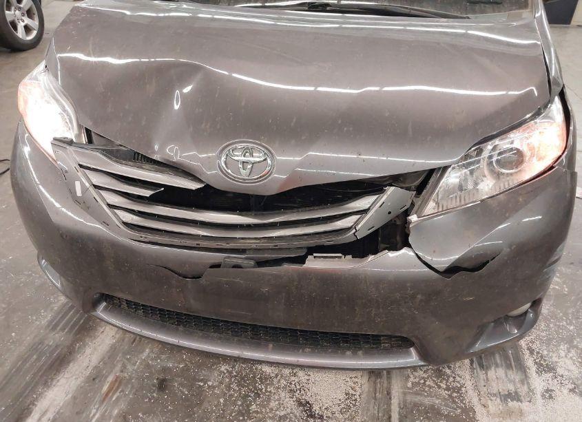 Photo 6 of 2015 Toyota Sienna XLE 8 PASSENGER (VIN 5TDYK3DC3FS563942)