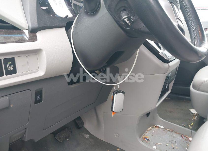 Photo 11 of 2015 Toyota Sienna XLE 8 PASSENGER (VIN 5TDYK3DC3FS579087)