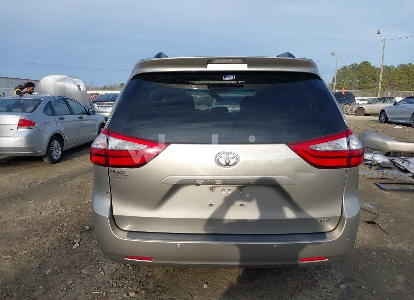 Photo 17 of 2015 Toyota Sienna XLE/LIMITED (VIN 5TDYK3DC3FS643659)