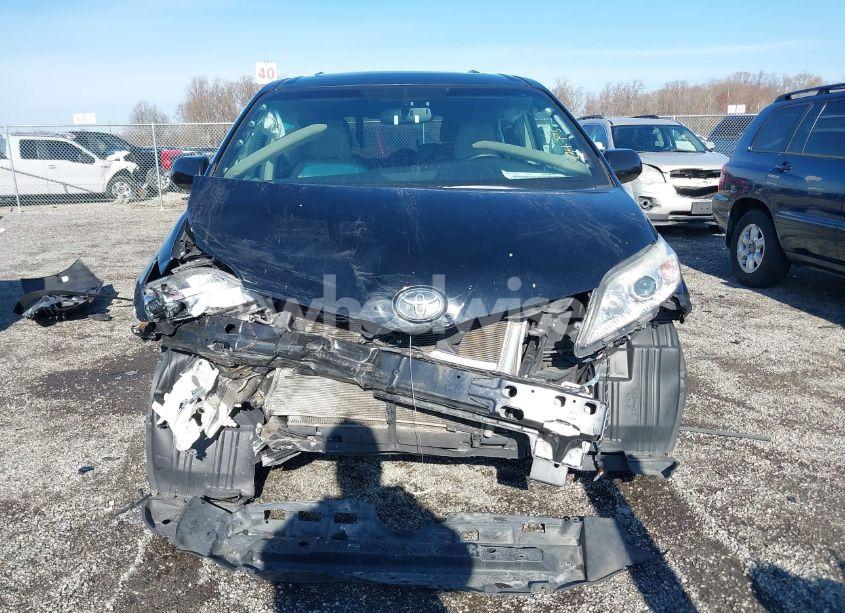 Photo 11 of 2016 Toyota Sienna XLE 8 PASSENGER (VIN 5TDYK3DC3GS697173)