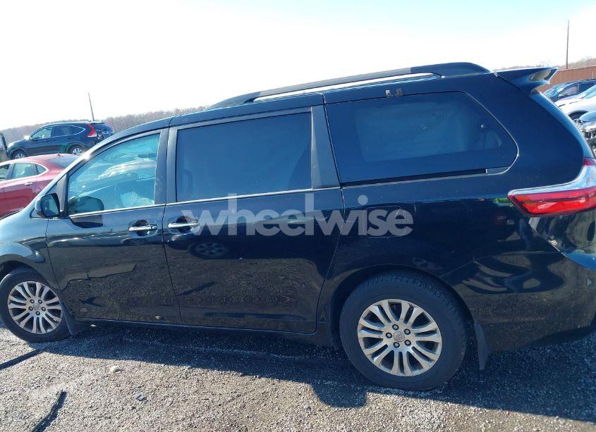 Photo 13 of 2016 Toyota Sienna XLE 8 PASSENGER (VIN 5TDYK3DC3GS697173)