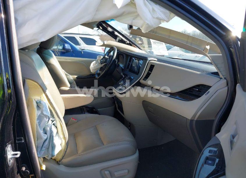 Photo 5 of 2016 Toyota Sienna XLE 8 PASSENGER (VIN 5TDYK3DC3GS697173)