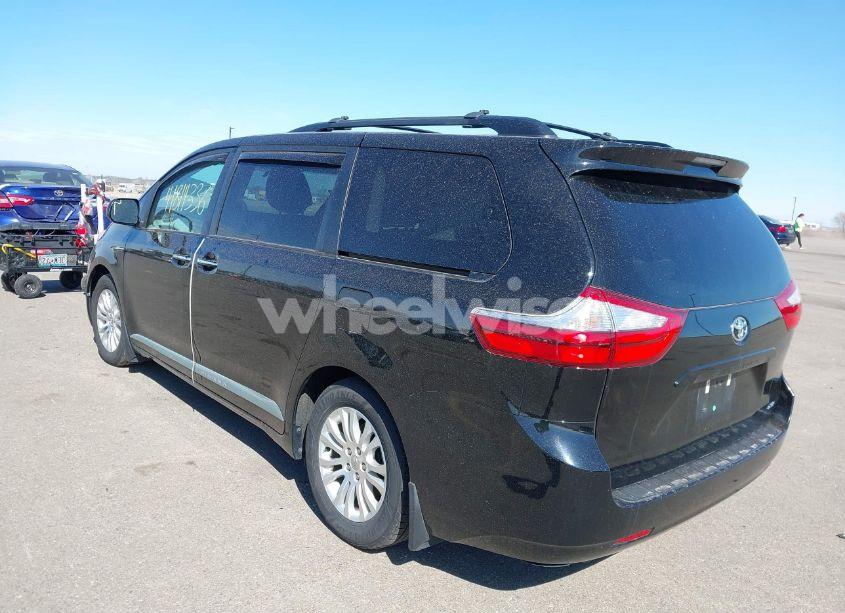 Photo 3 of 2016 Toyota Sienna XLE 8 PASSENGER (VIN 5TDYK3DC3GS700511)
