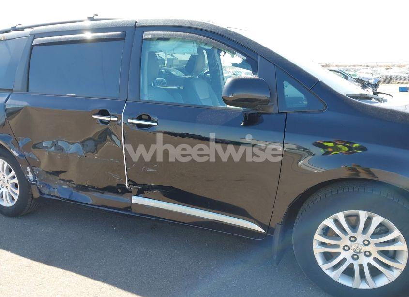 Photo 6 of 2016 Toyota Sienna XLE 8 PASSENGER (VIN 5TDYK3DC3GS700511)