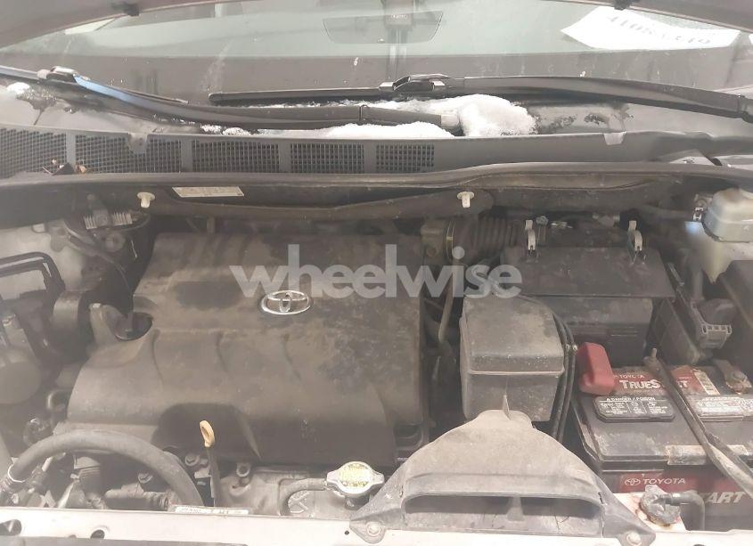 Photo 10 of 2016 Toyota Sienna XLE 8 PASSENGER (VIN 5TDYK3DC3GS706597)