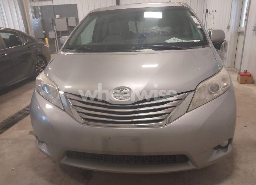 Photo 12 of 2016 Toyota Sienna XLE 8 PASSENGER (VIN 5TDYK3DC3GS706597)