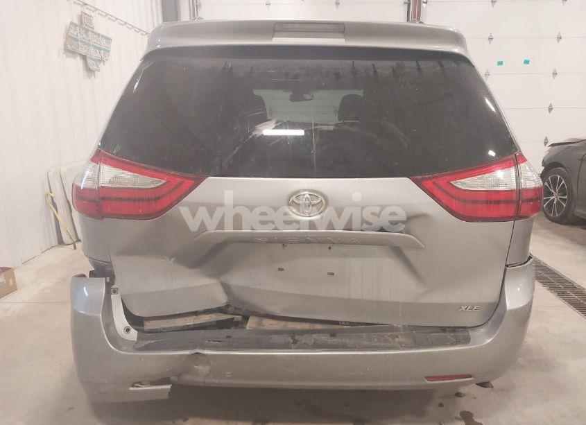 Photo 16 of 2016 Toyota Sienna XLE 8 PASSENGER (VIN 5TDYK3DC3GS706597)