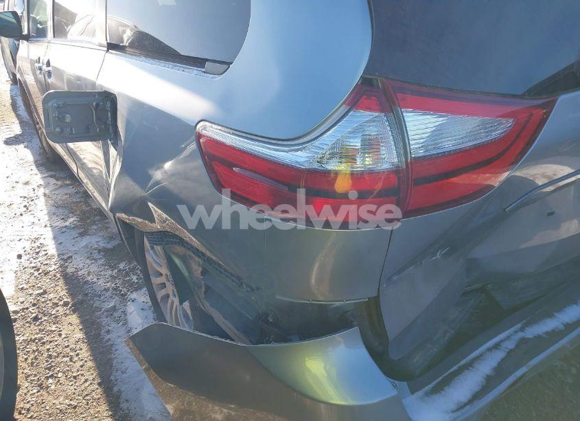 Photo 17 of 2016 Toyota Sienna XLE 8 PASSENGER (VIN 5TDYK3DC3GS706597)