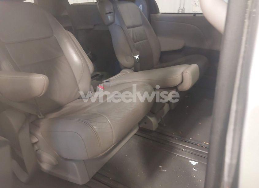 Photo 8 of 2016 Toyota Sienna XLE 8 PASSENGER (VIN 5TDYK3DC3GS706597)