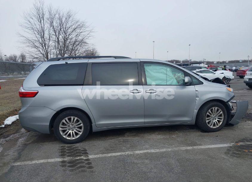 Photo 13 of 2016 Toyota Sienna XLE 8 PASSENGER (VIN 5TDYK3DC3GS708043)