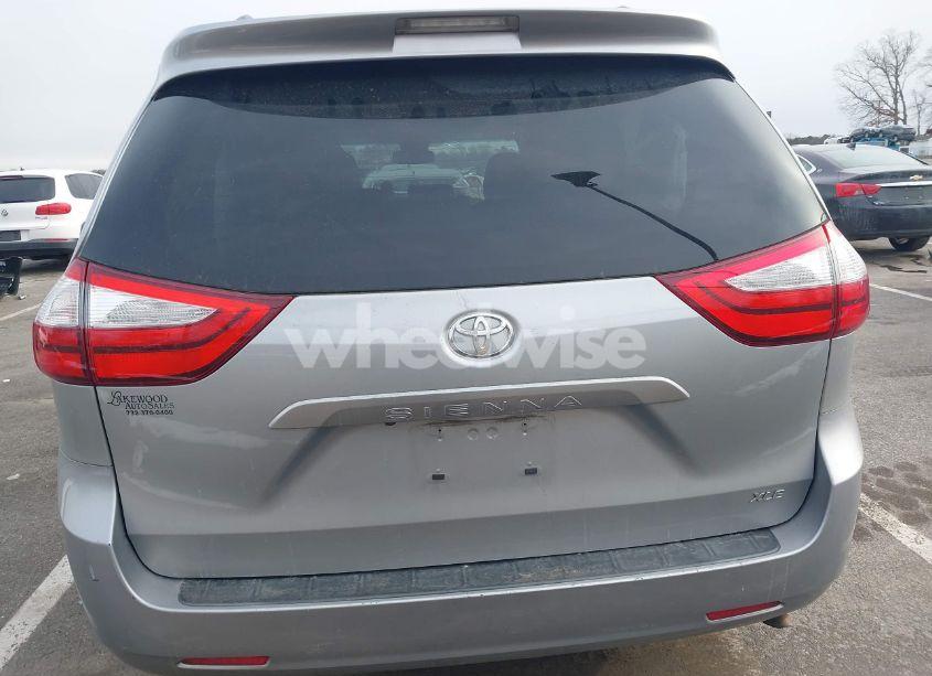 Photo 16 of 2016 Toyota Sienna XLE 8 PASSENGER (VIN 5TDYK3DC3GS708043)