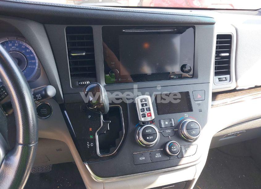 Photo 11 of 2016 Toyota Sienna XLE/LIMITED (VIN 5TDYK3DC3GS718216)