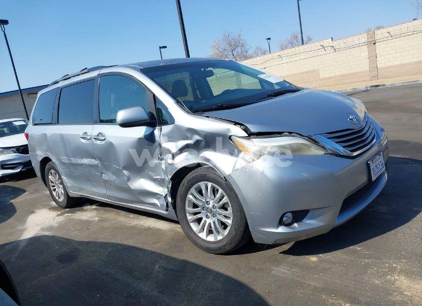 Photo 13 of 2016 Toyota Sienna XLE/LIMITED (VIN 5TDYK3DC3GS718216)