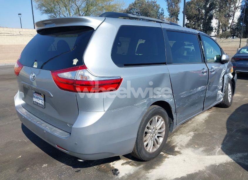 Photo 4 of 2016 Toyota Sienna XLE/LIMITED (VIN 5TDYK3DC3GS718216)