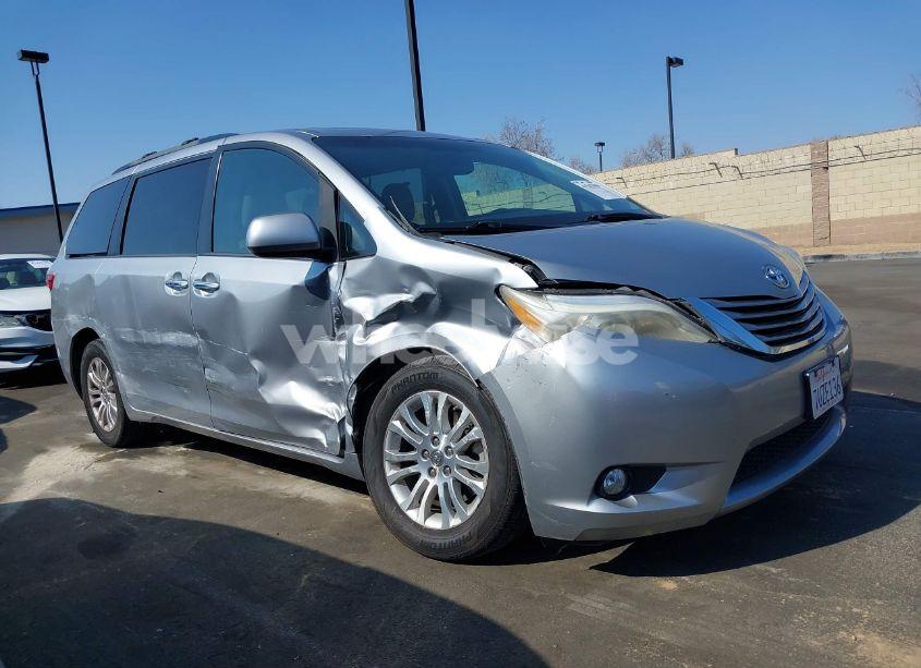 Photo 6 of 2016 Toyota Sienna XLE/LIMITED (VIN 5TDYK3DC3GS718216)