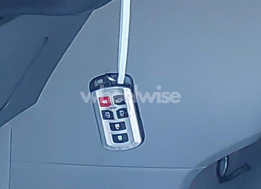 Photo 11 of 2016 Toyota Sienna XLE 8 PASSENGER (VIN 5TDYK3DC3GS744752)