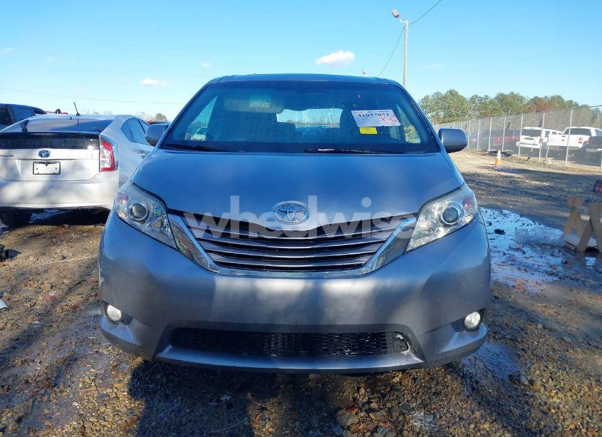 Photo 13 of 2016 Toyota Sienna XLE 8 PASSENGER (VIN 5TDYK3DC3GS744752)