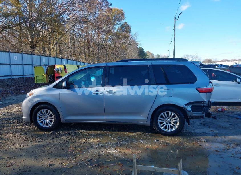 Photo 15 of 2016 Toyota Sienna XLE 8 PASSENGER (VIN 5TDYK3DC3GS744752)