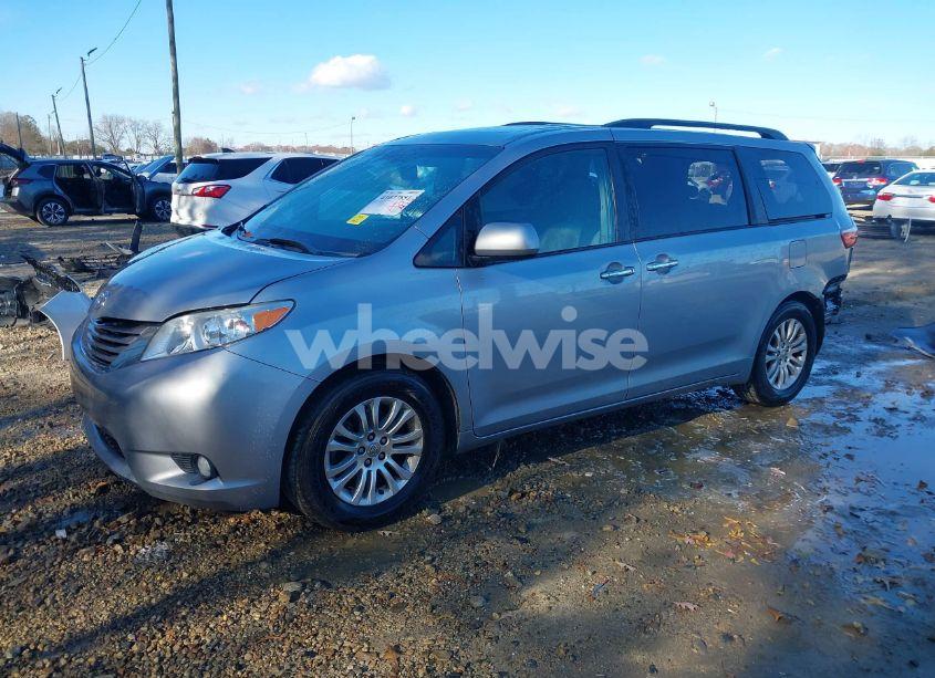 Photo 2 of 2016 Toyota Sienna XLE 8 PASSENGER (VIN 5TDYK3DC3GS744752)