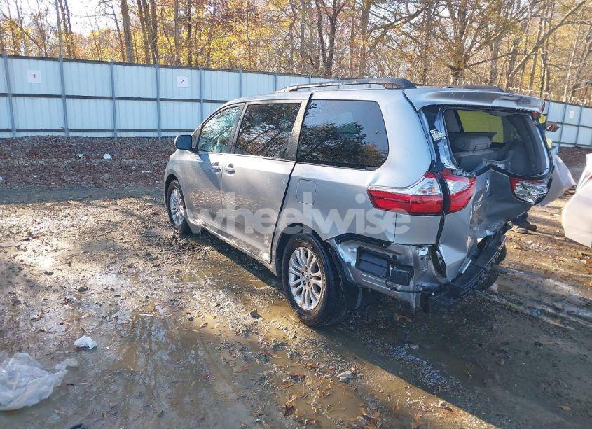 Photo 3 of 2016 Toyota Sienna XLE 8 PASSENGER (VIN 5TDYK3DC3GS744752)