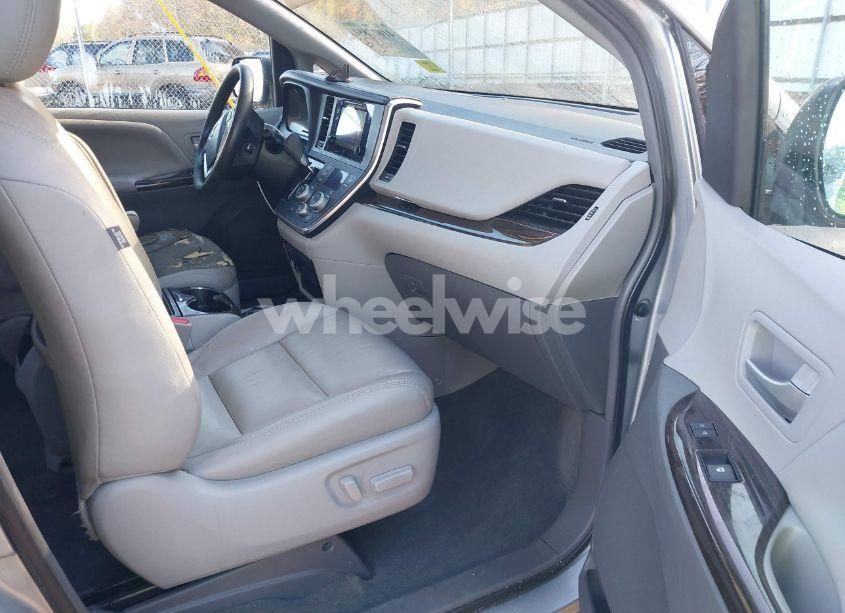 Photo 5 of 2016 Toyota Sienna XLE 8 PASSENGER (VIN 5TDYK3DC3GS744752)