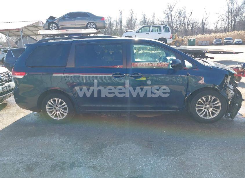 Photo 14 of 2011 Toyota Sienna XLE V6 (VIN 5TDYK3DC4BS026104)