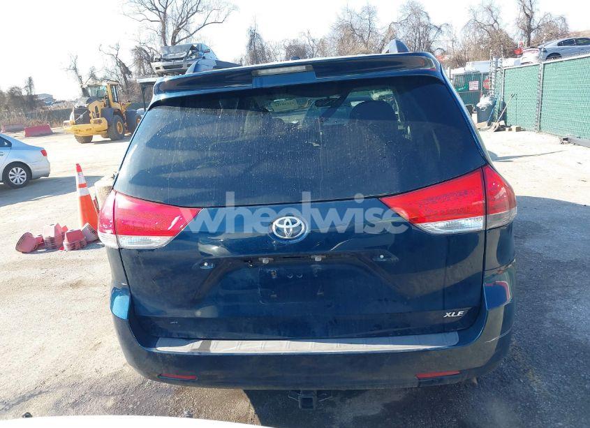 Photo 17 of 2011 Toyota Sienna XLE V6 (VIN 5TDYK3DC4BS026104)