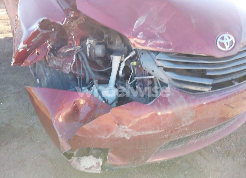 Photo 6 of 2011 Toyota Sienna XLE V6 (VIN 5TDYK3DC4BS048779)