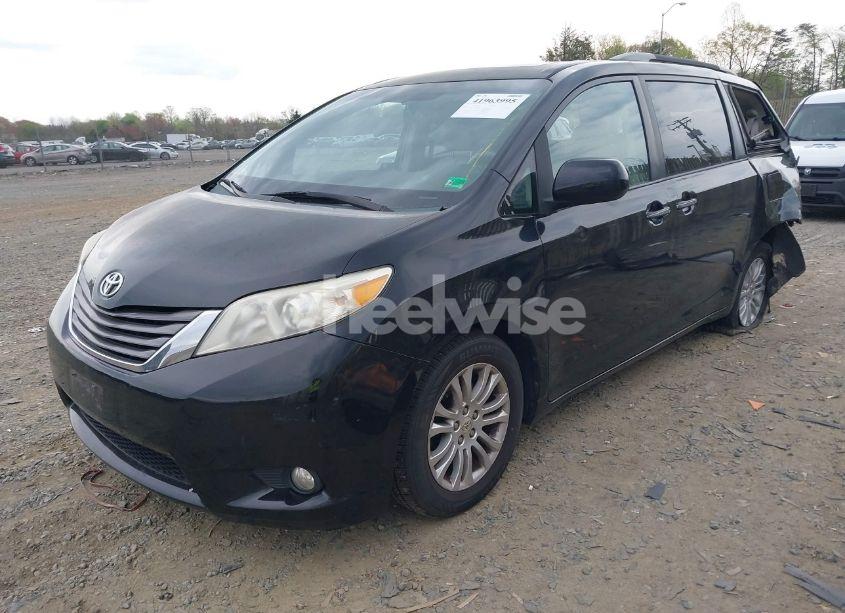 Photo 2 of 2011 Toyota Sienna XLE/LIMITED (VIN 5TDYK3DC4BS053495)