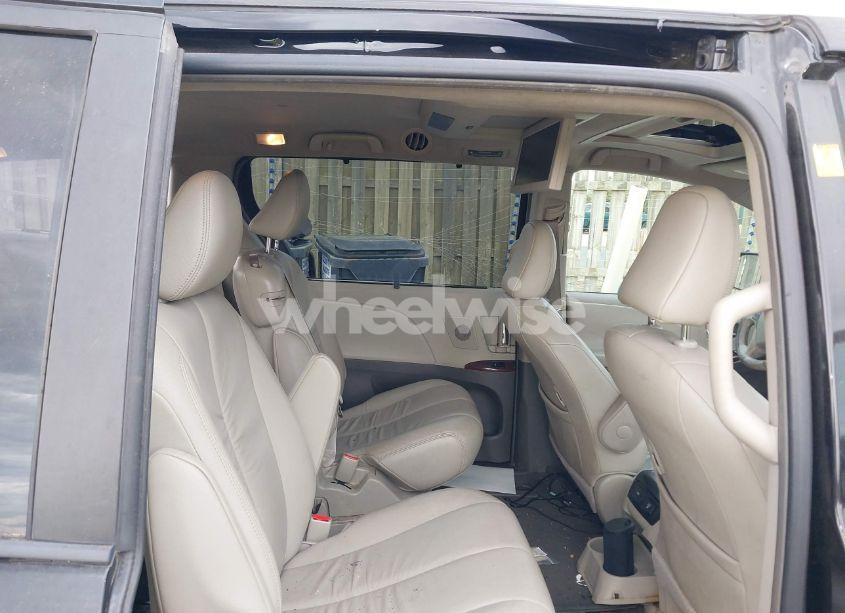 Photo 8 of 2011 Toyota Sienna XLE/LIMITED (VIN 5TDYK3DC4BS053495)