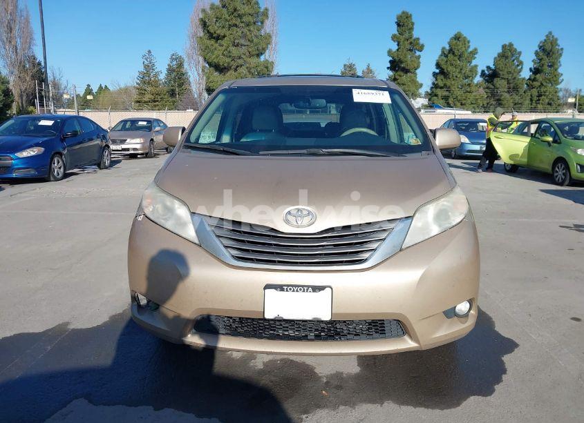 Photo 12 of 2011 Toyota Sienna XLE V6 (VIN 5TDYK3DC4BS117034)