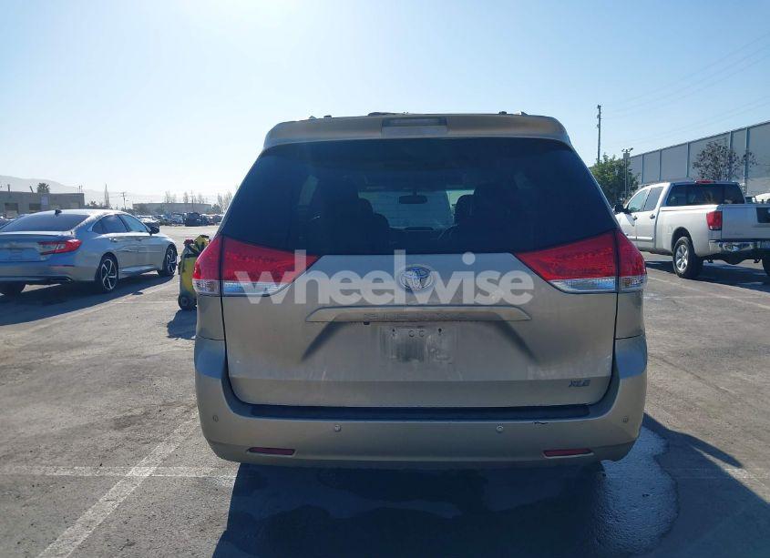 Photo 16 of 2011 Toyota Sienna XLE V6 (VIN 5TDYK3DC4BS117034)