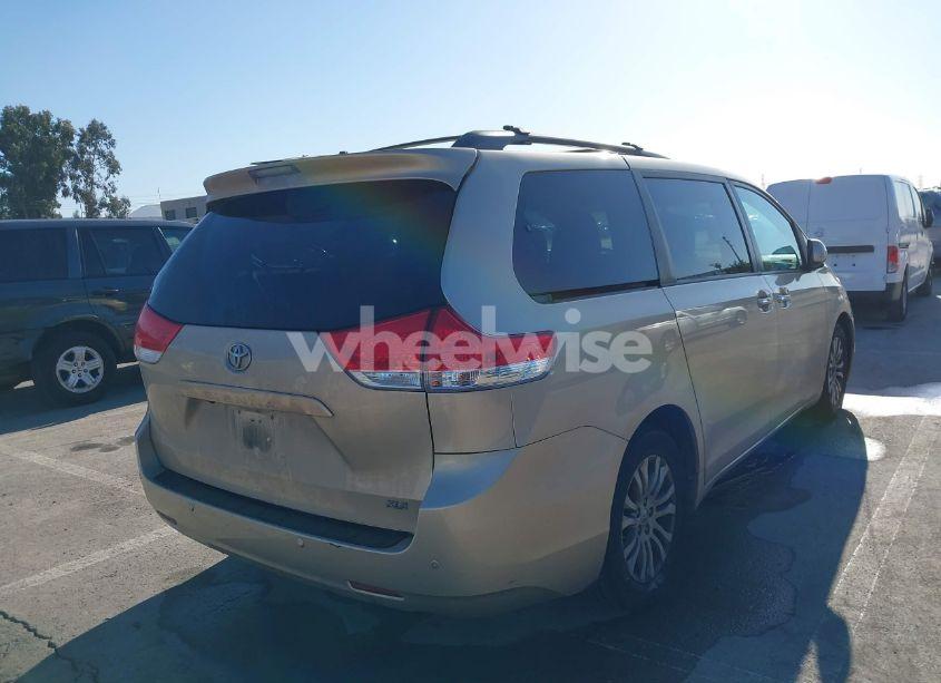 Photo 4 of 2011 Toyota Sienna XLE V6 (VIN 5TDYK3DC4BS117034)