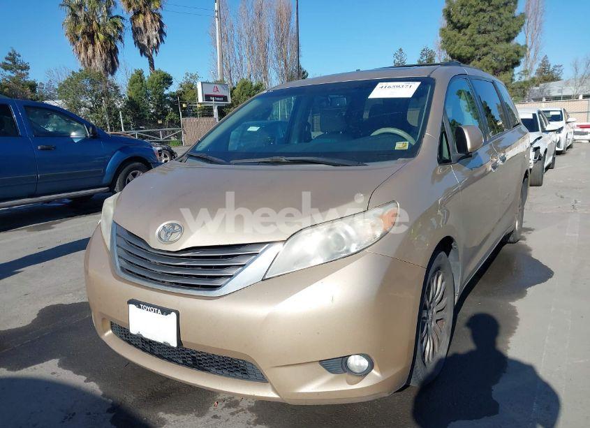 Photo 6 of 2011 Toyota Sienna XLE V6 (VIN 5TDYK3DC4BS117034)